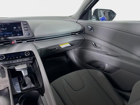 New 2026 Hyundai Elantra SEL Sport FWD image 24
