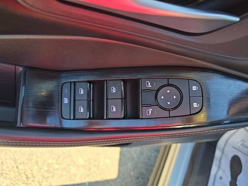 Used 2025 Nissan Rogue SV FWD image 33
