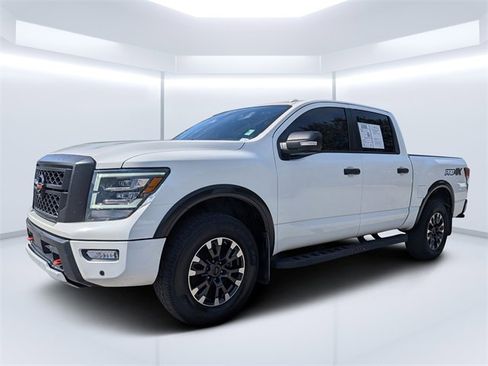 Used 2021 Nissan Titan PRO-4X w/ Pro-4x Convenience Package image 5