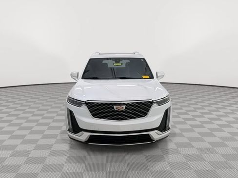 Used 2023 Cadillac XT6 Premium Luxury w/ Technology Package AWD/4WD image 3