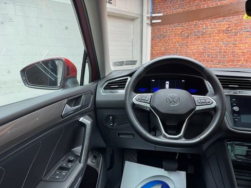 Used 2022 Volkswagen Tiguan SE image 14