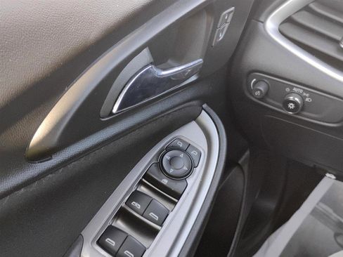 Used 2023 Chevrolet Malibu LT image 31