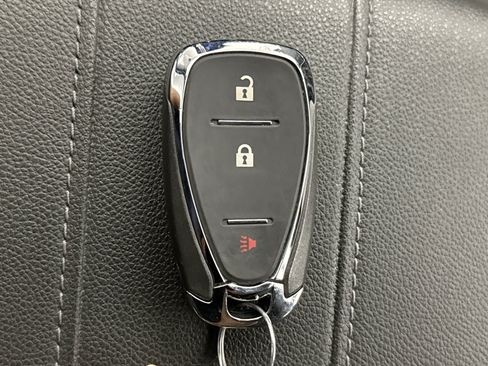 Used 2023 Chevrolet Traverse LT AWD/4WD image 10