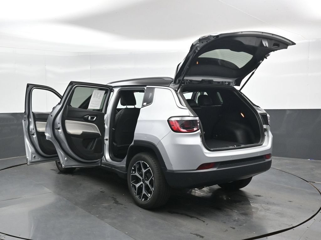 Used 2025 Jeep Compass Limited AWD/4WD image 49