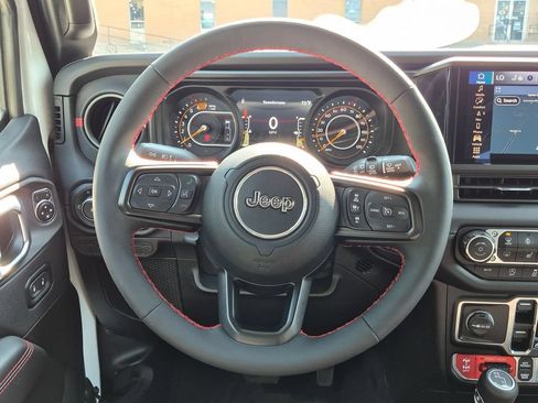 Used 2024 Jeep Wrangler Unlimited Rubicon w/ Technology Group AWD/4WD image 14