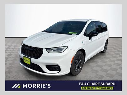 Used 2024 Chrysler Pacifica Limited