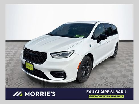 Used 2024 Chrysler Pacifica Limited FWD image 1