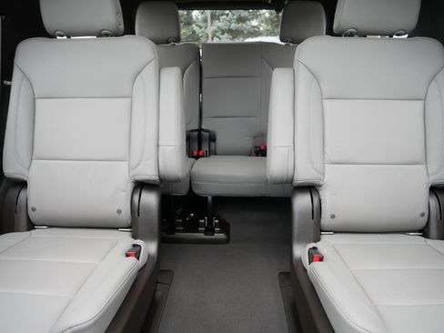 Used 2021 Chevrolet Tahoe LT image 13