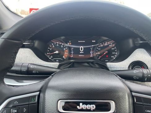 Used 2024 Jeep Compass Latitude image 18