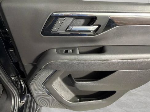 Certified 2025 Chevrolet Tahoe Premier RWD image 35