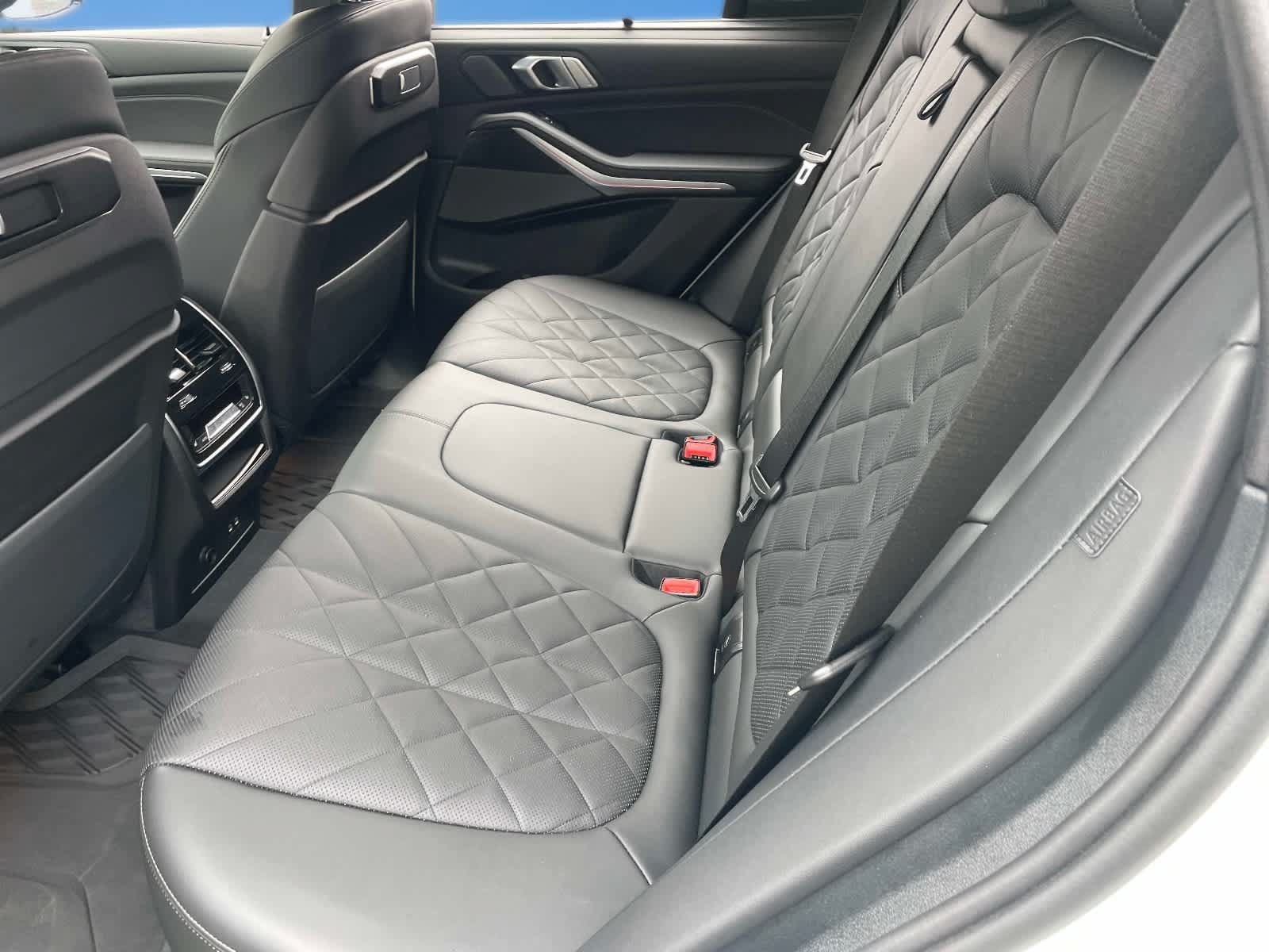 Used 2025 BMW X5 M60i w/ Climate Comfort Package AWD/4WD image 17