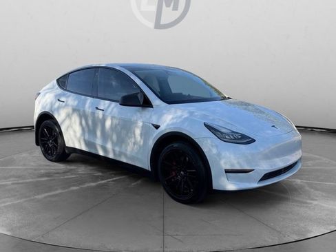Used 2020 Tesla Model Y Performance image 7