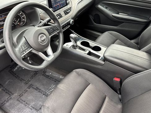 Used 2024 Nissan Altima 2.5 SV image 7