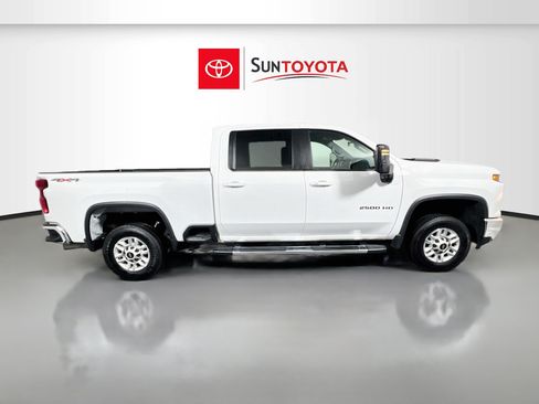 Used 2025 Chevrolet Silverado 2500 LT w/ Convenience Package AWD/4WD image 2