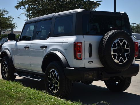 New 2025 Ford Bronco image 4