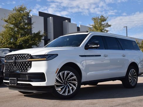 New 2025 Lincoln Navigator L Black Label image 1