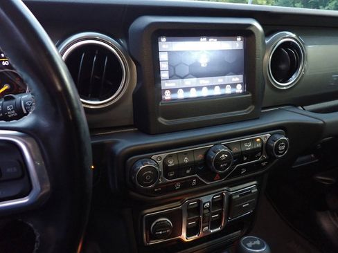 Used 2021 Jeep Wrangler Unlimited Sahara w/ Cold Weather Group image 26