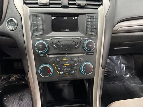 Used 2018 Ford Fusion S FWD image 15