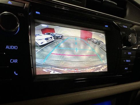 Used 2014 Toyota Corolla LE image 21