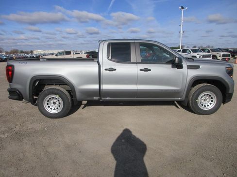 New 2026 GMC Sierra 1500 Pro image 3