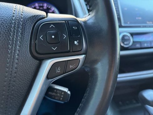 Used 2018 Toyota Highlander Limited image 16