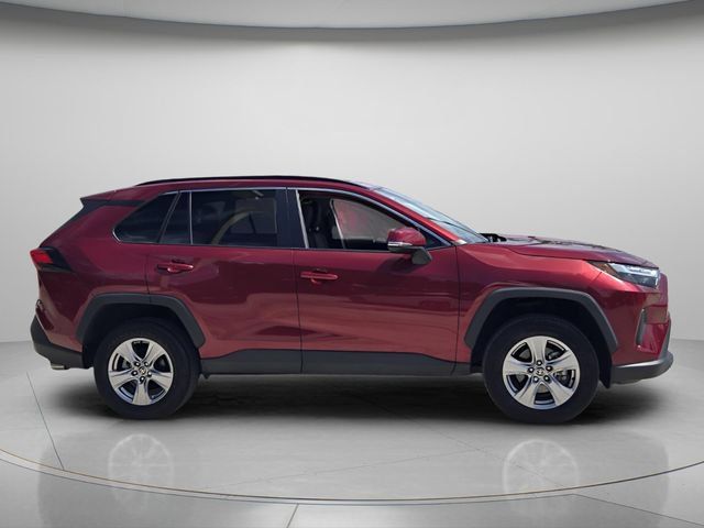 Used 2023 Toyota RAV4 XLE w/ Convenience Package FWD image 4