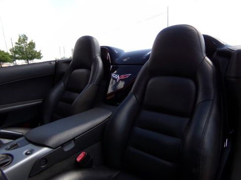 Used 2006 Chevrolet Corvette Convertible w/ Preferred Equipment Group RWD image 24