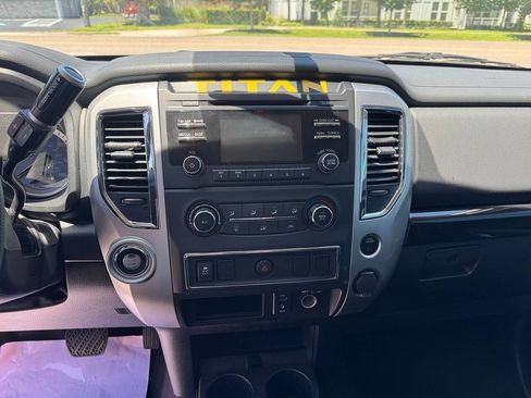 Used 2017 Nissan Titan SV RWD image 13