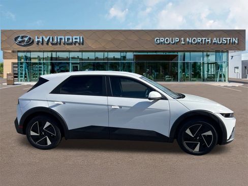 New 2026 Hyundai Ioniq 5 SEL image 4