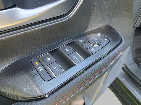 Used 2025 Nissan Kicks SR AWD/4WD image 14