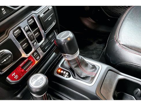 Used 2020 Jeep Gladiator Rubicon image 16