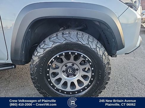 Used 2019 Toyota Tacoma TRD Off-Road image 23