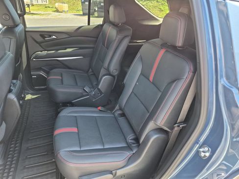 Used 2026 Chevrolet Traverse RS w/ LPO, Floor Liner Package AWD/4WD image 26