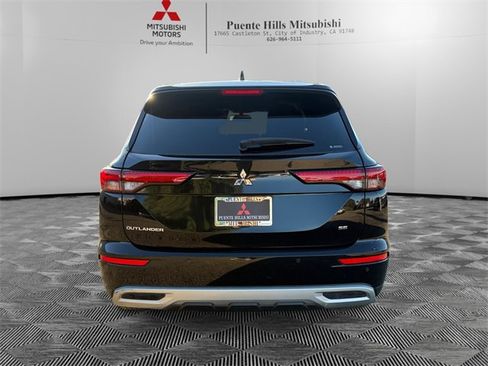 Used 2022 Mitsubishi Outlander SE image 6