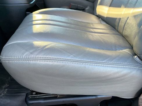 Used 2024 Chevrolet Express 2500 w/ Driver Convenience Package image 18