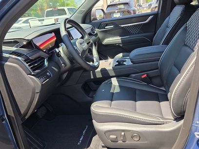 New 2026 GMC Acadia Denali w/ Super Cruise Package