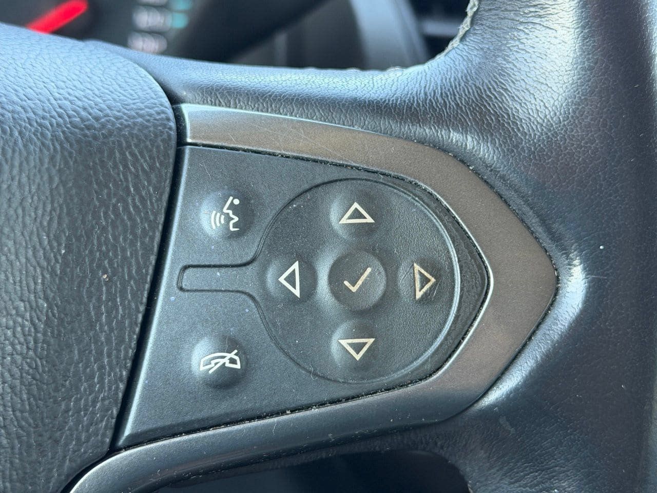 Used 2020 Chevrolet Tahoe LT AWD/4WD image 17