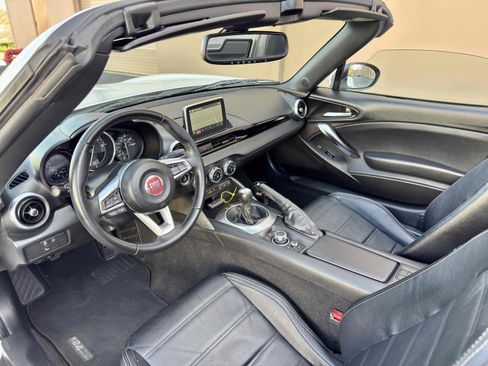 Used 2018 FIAT 124 Spider Lusso w/ Convenience Group image 48