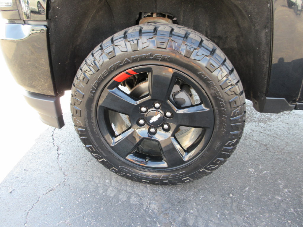 Used 2018 Chevrolet Silverado 1500 LTZ Z71 w/ Redline Edition AWD/4WD image 14