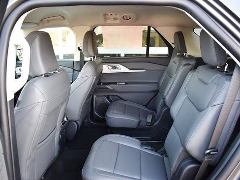New 2026 Ford Explorer Active w/ Active Comfort Package image 6