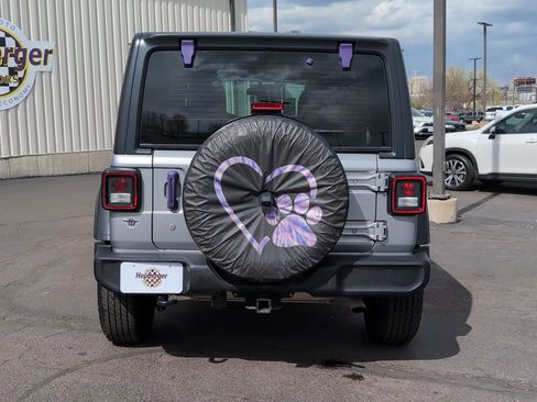 Used 2018 Jeep Wrangler Unlimited Sport AWD/4WD image 6