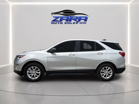 Used 2019 Chevrolet Equinox LS w/ LS Convenience Package AWD/4WD image 4