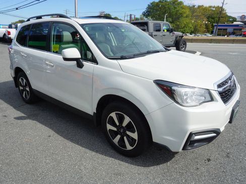 Used 2018 Subaru Forester 2.5i Limited image 4