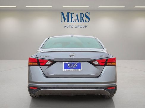 Used 2024 Nissan Altima 2.5 SV image 4