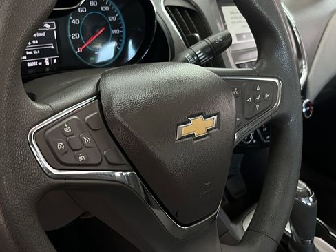 Used 2018 Chevrolet Cruze LT w/ Convenience Package image 20