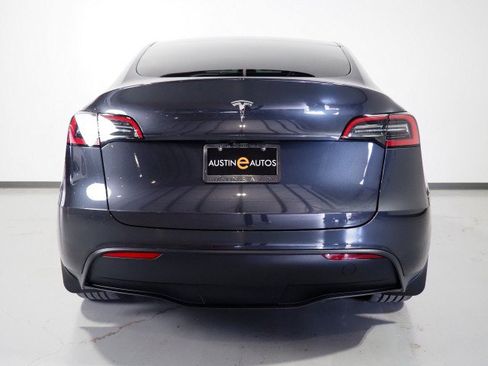 Used 2025 Tesla Model Y Long Range RWD image 51