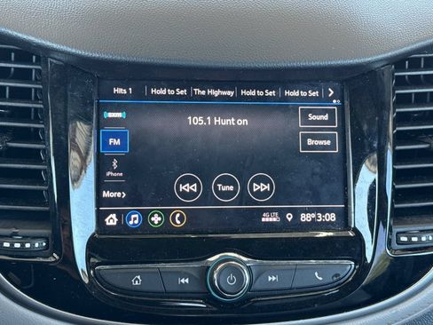 Used 2022 Chevrolet Trax LT w/ LT Convenience Package AWD/4WD image 26
