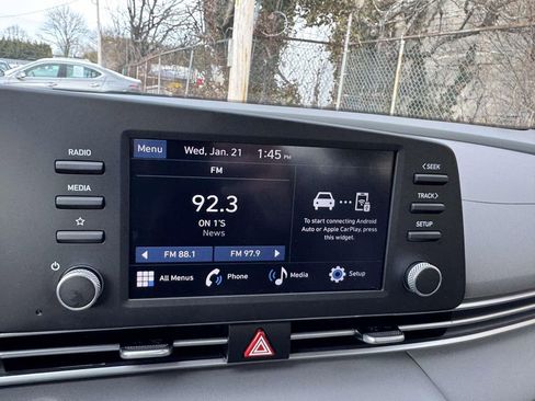 Certified 2025 Hyundai Elantra Sport image 24