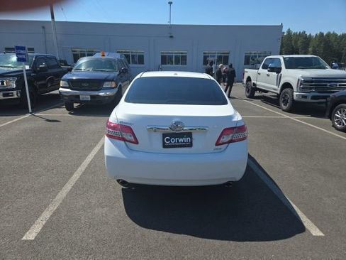 Used 2011 Toyota Camry XLE w/ SE/XLE Extra-Value Pkg FWD image 7