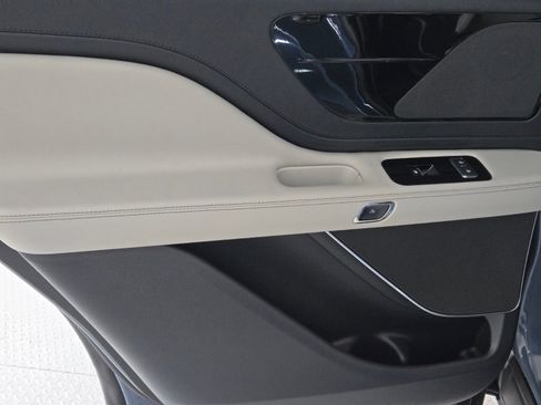 New 2026 Lincoln Aviator 2WD image 23
